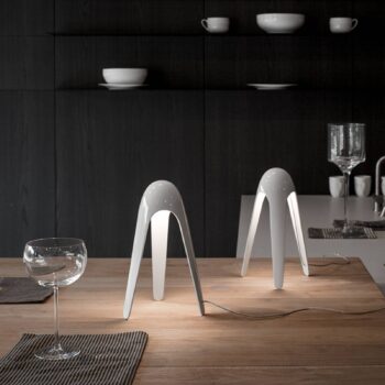 Martinelli Luce Cyborg – stolná LED lampa, biela
