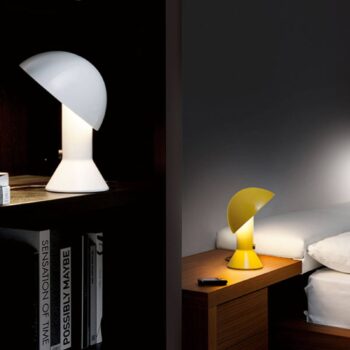 Martinelli Luce Elmetto – stolná lampa, biela