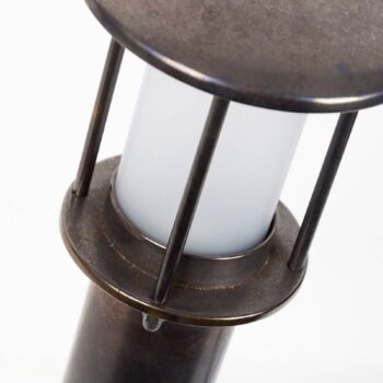Mosadzná stojacia lampa Resident 2, bronzová