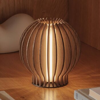Nabíjacia stolová lampa EVA Solo LED Radiant, tmavé drevo, 14 cm, USB