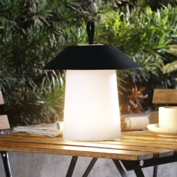 Nabíjacia stolová lampa Lindby LED Kalina, čierna/biela, IP44