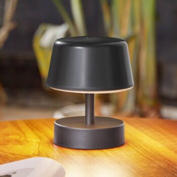 Nabíjacia stolová lampa Lindby LED Nalani, výška 13 cm, IP44, stmievateľná