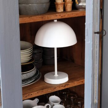 Nabíjateľná LED stolová lampa Dyberg Larsen Stockholm, biela
