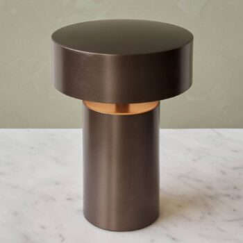 Nabíjateľná stolová lampa Audo Column, IP44, bronzová