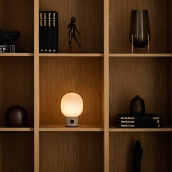 Nabíjateľná stolová lampa Audo JWDA, alabaster