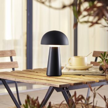 Nabíjateľná stolová lampa Lindby Zyre LED, čierna, IP44, dotykový stmievač