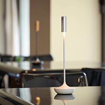 Nabíjateľná stolová lampa Nucandle LED, biela/strieborná, IP54, stmievateľná