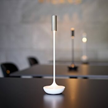 Nabíjateľná stolová lampa Nucandle LED, biela/strieborná, IP54, stmievateľná