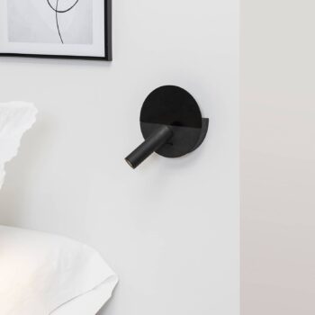 Nástenné LED Duas, USB nabíjacia zásuvka, čierna
