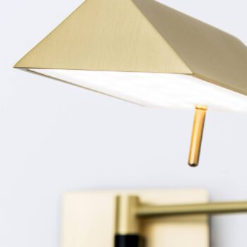 Nástenné LED svetlo Boston zásuvka USB, mosadzná