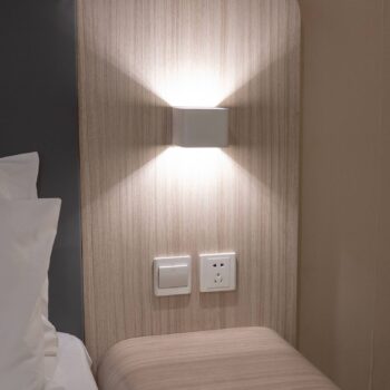 Nástenné LED svetlo Cube batéria, magnetické biela