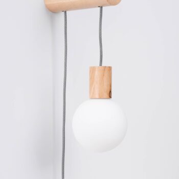 Nástenné svetlo Nimbi, svetlé drevo, výška 67 cm, drevo/sklo