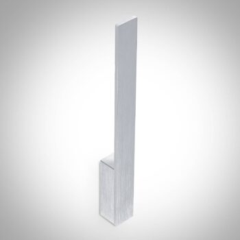 Nástenné svietidlo Arcchio LED Ivano, výška 43 cm, brúsený hliník