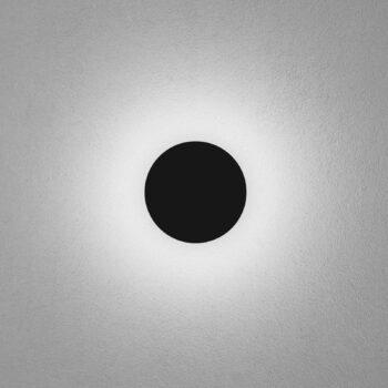Nástenné svietidlo Egger DLS Orbit, čierne, Ø 12,5 cm, hliník 2 700 K