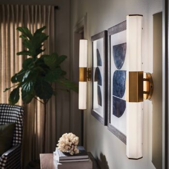 Nástenné svietidlo LED Facet Dual, mosadz, 2 svetlá, šírka 66 cm