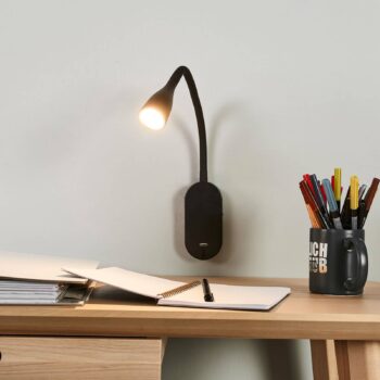 Nástenné svietidlo Lindby LED Enna, 34 cm, čierne, vypínač, USB