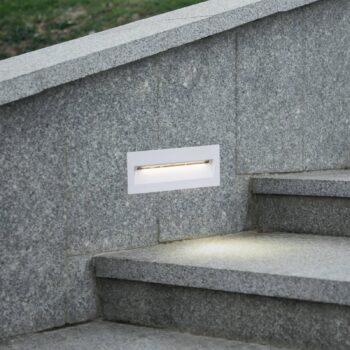 Nástenné svietidlo Lucande LED Loya, 23 x 8 cm, biele, IP54