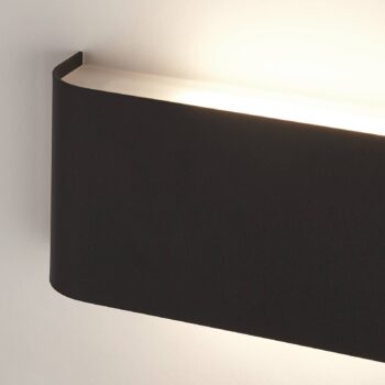 Nástenné svietidlo Match Box LED, čierne, kovové, hore/dole, 18 cm