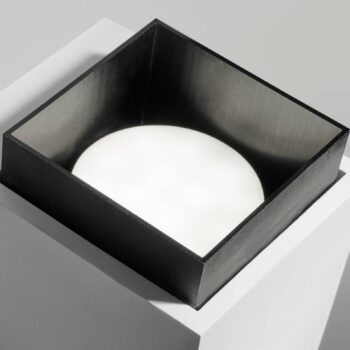 Nástenné svietidlo Syme, bielo/čierne hranaté, 11 cm, omietka, GX53