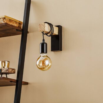 Nástenné svietidlo Townshend s dreveným prvkom