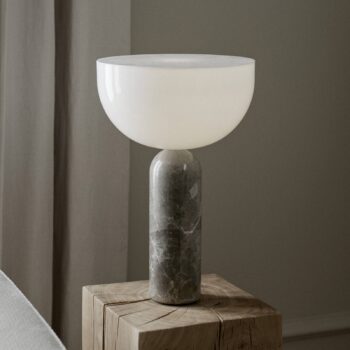 New Works Kizu Large stolová lampa, sivá