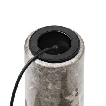 New Works Kizu dobíjacia stolová lampa Gris du Marais