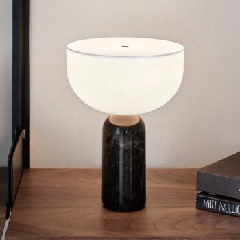 New Works Kizu dobíjacia stolová lampa čierna
