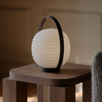 New Works LED dobíjacia stolová lampa Lucerna, biela, sklo, stmievateľná