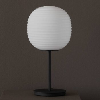 New Works Lantern Malá stolová lampa, výška 40 cm