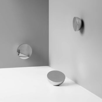 New Works Nástenné zrkadlo Aura Small, Ø 10 cm, nerezová oceľ
