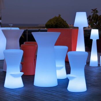 Newgarden Capri LED barový stôl napájaný batériou, RGBW, výška 110 cm,