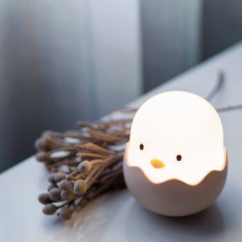 Nočné LED svetlo Eggy Egg s batériou