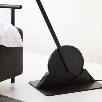 Northern Gear Floor – matná čierna stojaca lampa