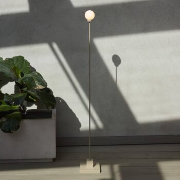 Northern LED akumulátorová stojaca lampa Snowball, šedobéžová, 2700 K