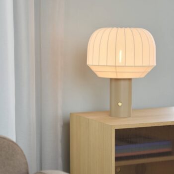 Northern stolová lampa Tradition, textil, biela, E27