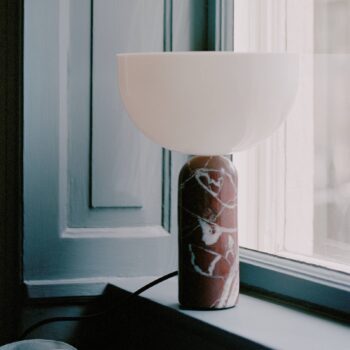 Nové práce Kizu Malá stolová lampa Rosso Levanto
