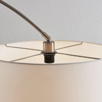 Oblúková stojaca lampa Belinda s bielym tienidlom