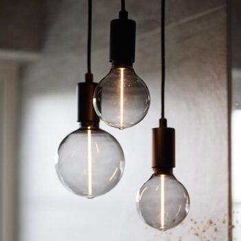 PR Home Edge LED žiarovka E27 sivá 2W 1800K stmievateľná G125