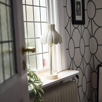 PR Home Stolná lampa Wera, krémová/zelená, výška 47 cm, kov