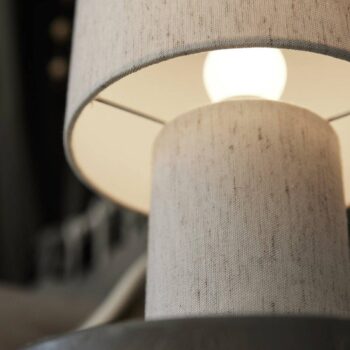 PR Home stolová lampa Leah, béžová, výška 28 cm, textil