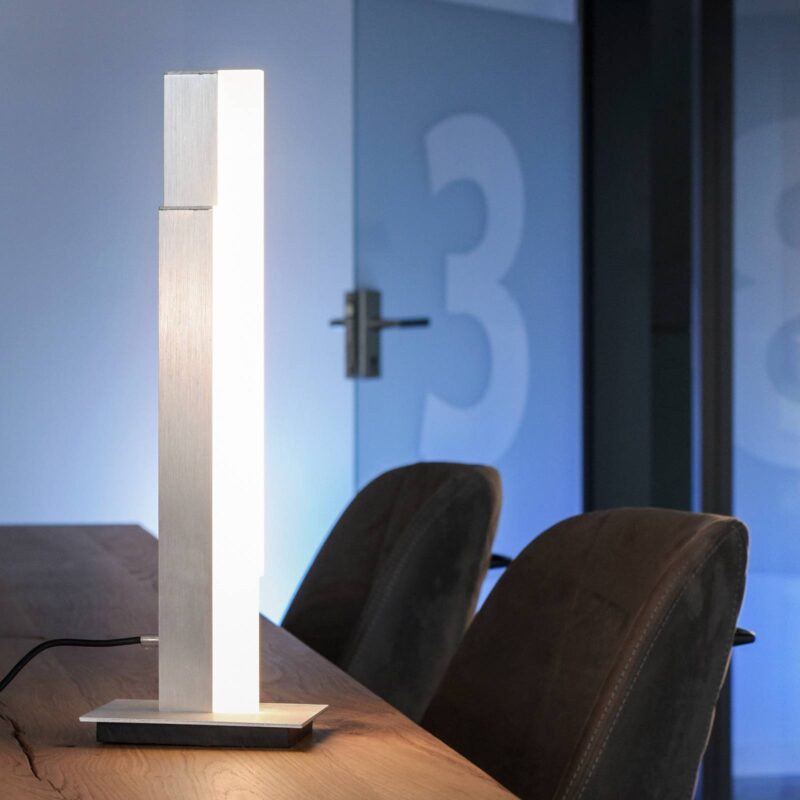 Paul Neuhaus Q-TOWER stolná LED lampa Paul Neuhaus Q-TOWER stolná LED lampa