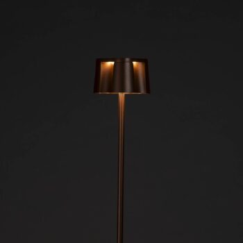 Pekná LED dobíjacia stojacia lampa, hrdzavá farba, hliník, IP54, stmievač,
