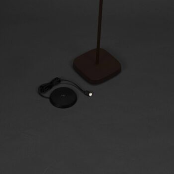 Pekná LED dobíjacia stojacia lampa, hrdzavá farba, hliník, IP54, stmievač,