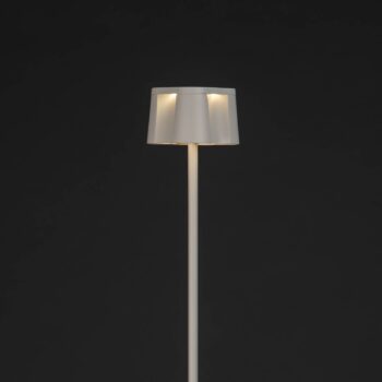 Pekná nabíjateľná stojacia lampa LED, biela, hliník, IP54, stmievač, CCT