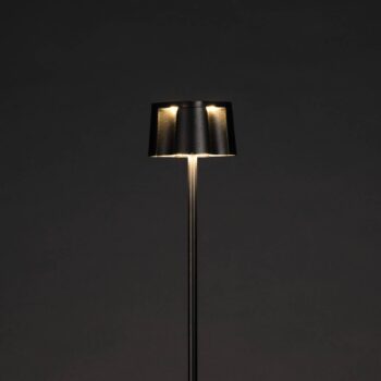 Pekná nabíjateľná stojacia lampa LED, čierna, hliník, IP54, stmievač, CCT