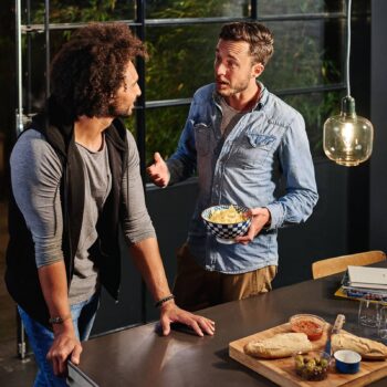 Philips E14 LED sviečka 4,3 W teplá biela filament