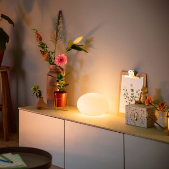 Philips Hue Flourish stolová LED lampa, RGBW