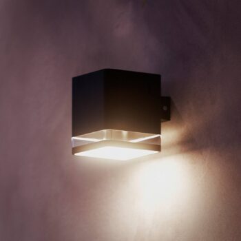 Philips LED solárne vonkajšie nástenné svietidlo Virona, čierne, IP44