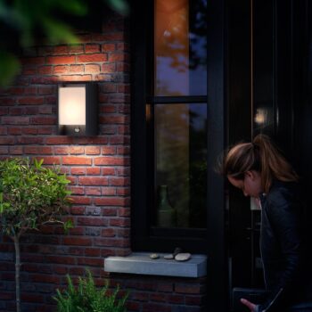Philips LED vonkajšie nástenné svietidlo Arbour Sensor 1-pl. 2 700 K