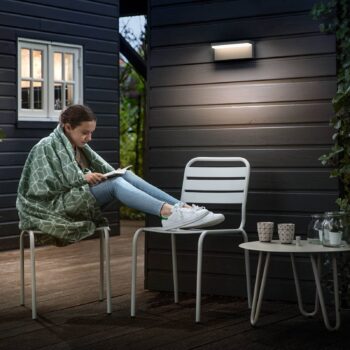 Philips LED vonkajšie nástenné svietidlo Bustan, 2 700 K